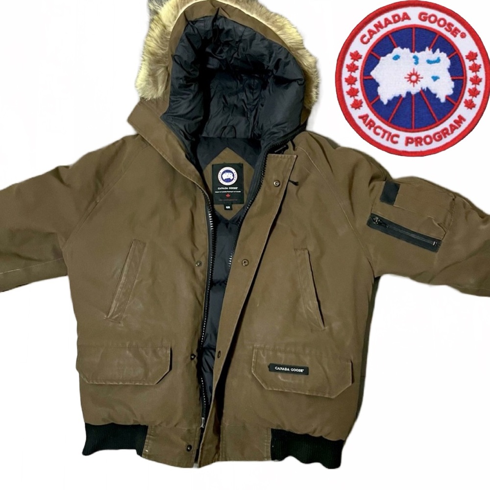 Canada Goose Chilliwack Bomber Jacket Brown model “7950M R” (Size M)